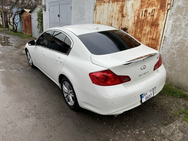 Белый Инфинити G37, объемом двигателя 3.7 л и пробегом 117 тыс. км за 11300 $, фото 2 на Automoto.ua