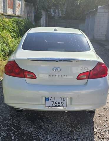 Белый Инфинити G37, объемом двигателя 3.7 л и пробегом 240 тыс. км за 11500 $, фото 9 на Automoto.ua