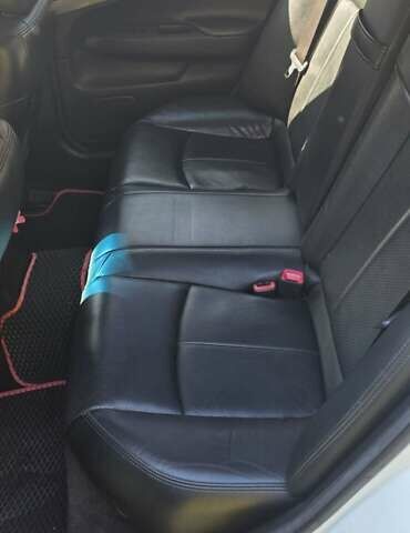 Белый Инфинити G37, объемом двигателя 3.7 л и пробегом 240 тыс. км за 11500 $, фото 2 на Automoto.ua