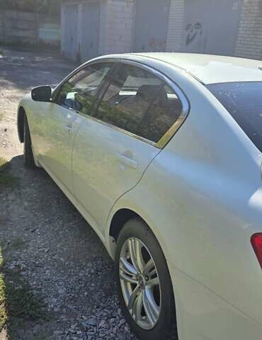 Белый Инфинити G37, объемом двигателя 3.7 л и пробегом 240 тыс. км за 11500 $, фото 8 на Automoto.ua