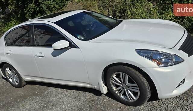 Белый Инфинити G37, объемом двигателя 3.7 л и пробегом 240 тыс. км за 11500 $, фото 3 на Automoto.ua