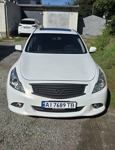 Белый Инфинити G37, объемом двигателя 3.7 л и пробегом 240 тыс. км за 11500 $, фото 5 на Automoto.ua
