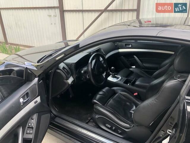 Черный Инфинити G37, объемом двигателя 3.7 л и пробегом 213 тыс. км за 10000 $, фото 1 на Automoto.ua