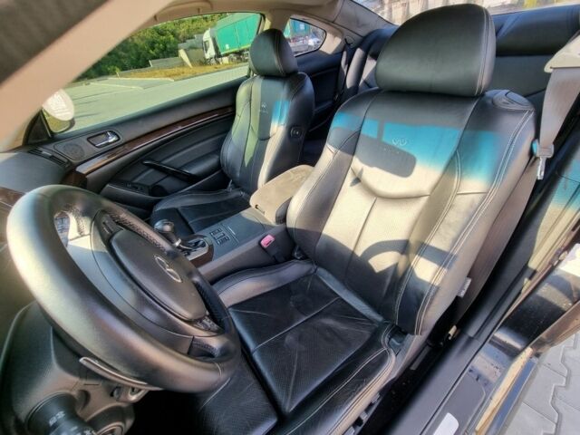 Черный Инфинити G37, объемом двигателя 0 л и пробегом 136 тыс. км за 10500 $, фото 3 на Automoto.ua