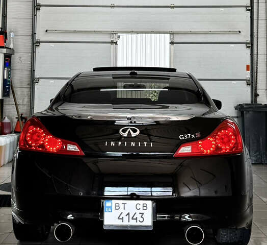 Черный Инфинити G37, объемом двигателя 3.7 л и пробегом 128 тыс. км за 13800 $, фото 3 на Automoto.ua