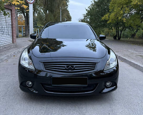 Чорний Інфініті G37, об'ємом двигуна 3.7 л та пробігом 220 тис. км за 10900 $, фото 5 на Automoto.ua