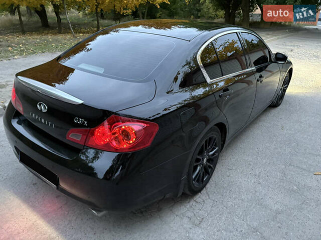 Чорний Інфініті G37, об'ємом двигуна 3.7 л та пробігом 220 тис. км за 10900 $, фото 4 на Automoto.ua