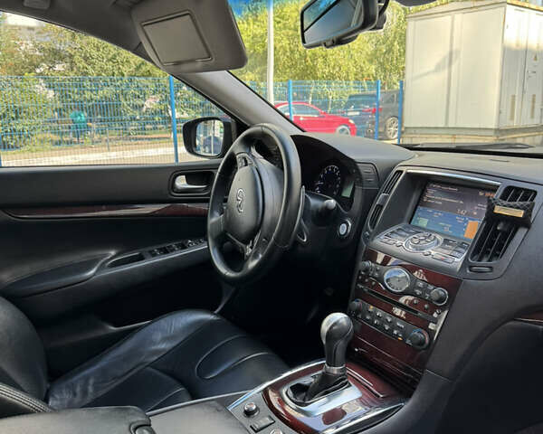 Чорний Інфініті G37, об'ємом двигуна 3.7 л та пробігом 142 тис. км за 13800 $, фото 8 на Automoto.ua