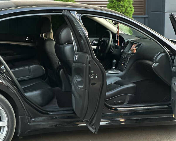 Черный Инфинити G37, объемом двигателя 3.7 л и пробегом 80 тыс. км за 13900 $, фото 13 на Automoto.ua