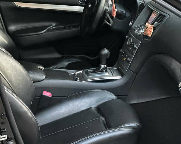 Черный Инфинити G37, объемом двигателя 3.7 л и пробегом 80 тыс. км за 13900 $, фото 15 на Automoto.ua