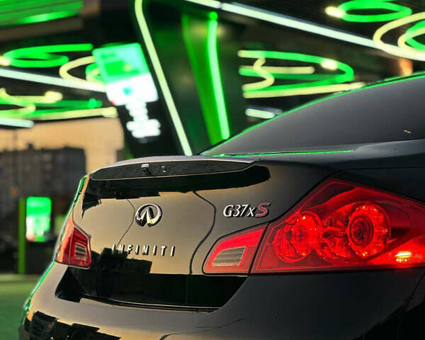 Черный Инфинити G37, объемом двигателя 3.7 л и пробегом 80 тыс. км за 13900 $, фото 5 на Automoto.ua