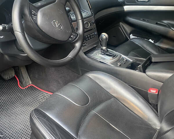 Черный Инфинити G37, объемом двигателя 3.7 л и пробегом 150 тыс. км за 9100 $, фото 4 на Automoto.ua