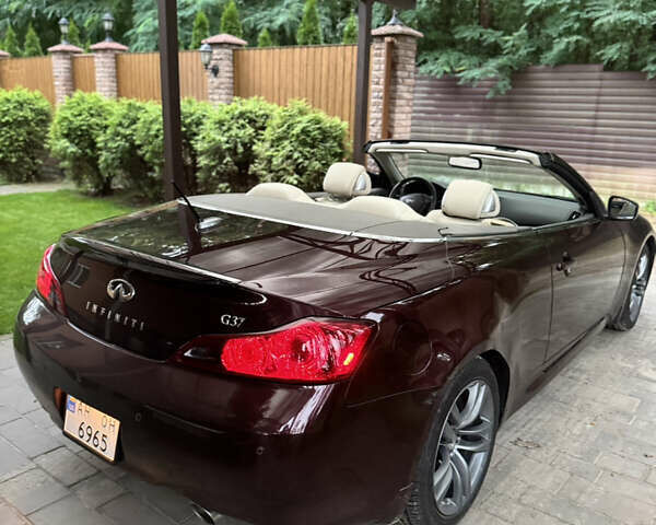 Червоний Інфініті G37, об'ємом двигуна 3.7 л та пробігом 108 тис. км за 13900 $, фото 2 на Automoto.ua