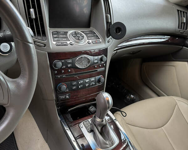 Червоний Інфініті G37, об'ємом двигуна 3.7 л та пробігом 108 тис. км за 13900 $, фото 15 на Automoto.ua