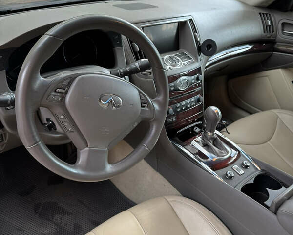 Червоний Інфініті G37, об'ємом двигуна 3.7 л та пробігом 108 тис. км за 13900 $, фото 14 на Automoto.ua