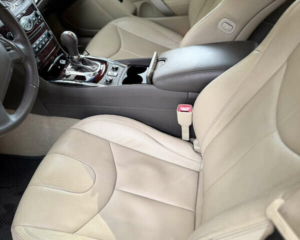 Червоний Інфініті G37, об'ємом двигуна 3.7 л та пробігом 108 тис. км за 13900 $, фото 12 на Automoto.ua