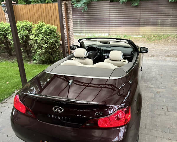 Червоний Інфініті G37, об'ємом двигуна 3.7 л та пробігом 108 тис. км за 13900 $, фото 4 на Automoto.ua