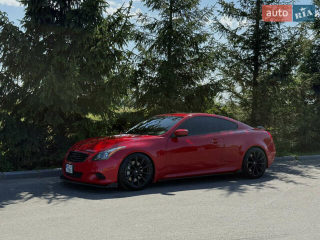 Красный Инфинити G37, объемом двигателя 3.7 л и пробегом 210 тыс. км за 10000 $, фото 1 на Automoto.ua