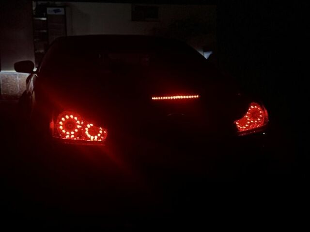 Красный Инфинити G37, объемом двигателя 3.7 л и пробегом 80 тыс. км за 11000 $, фото 4 на Automoto.ua