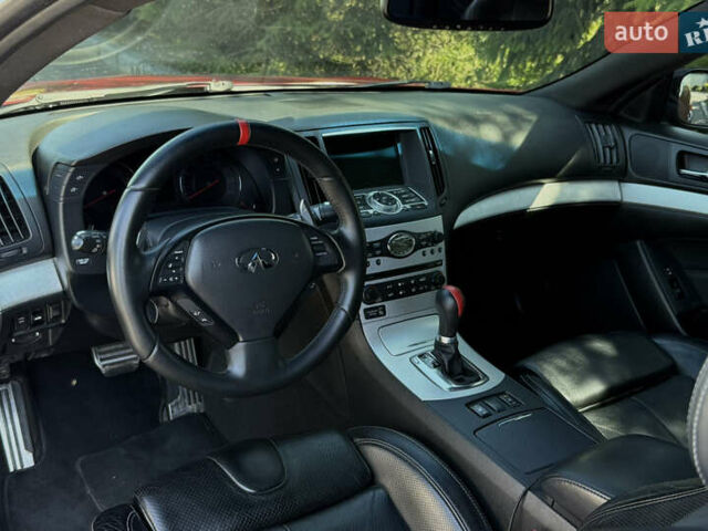 Красный Инфинити G37, объемом двигателя 3.7 л и пробегом 210 тыс. км за 10000 $, фото 2 на Automoto.ua