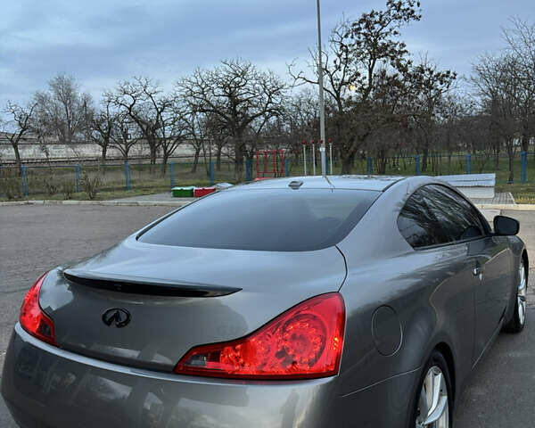 Серый Инфинити G37, объемом двигателя 3.7 л и пробегом 243 тыс. км за 9999 $, фото 4 на Automoto.ua