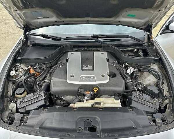 Серый Инфинити G37, объемом двигателя 3.7 л и пробегом 250 тыс. км за 10500 $, фото 8 на Automoto.ua