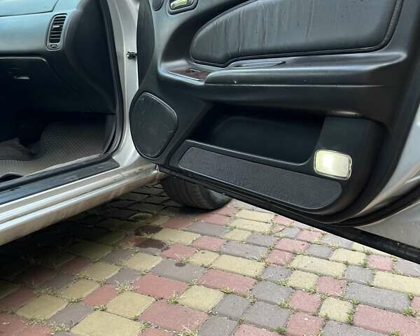 Сірий Інфініті I30, об'ємом двигуна 3 л та пробігом 298 тис. км за 3000 $, фото 13 на Automoto.ua