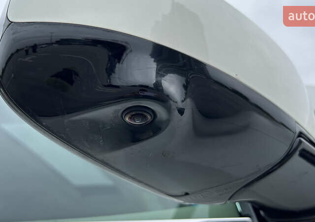 Білий Інфініті JX35, об'ємом двигуна 3.5 л та пробігом 216 тис. км за 11900 $, фото 12 на Automoto.ua