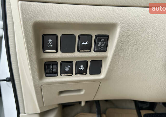 Білий Інфініті JX35, об'ємом двигуна 3.5 л та пробігом 216 тис. км за 11900 $, фото 46 на Automoto.ua