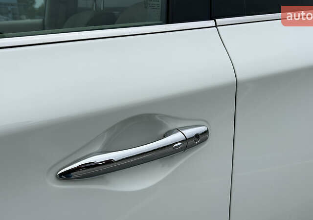 Білий Інфініті JX35, об'ємом двигуна 3.5 л та пробігом 216 тис. км за 11900 $, фото 13 на Automoto.ua