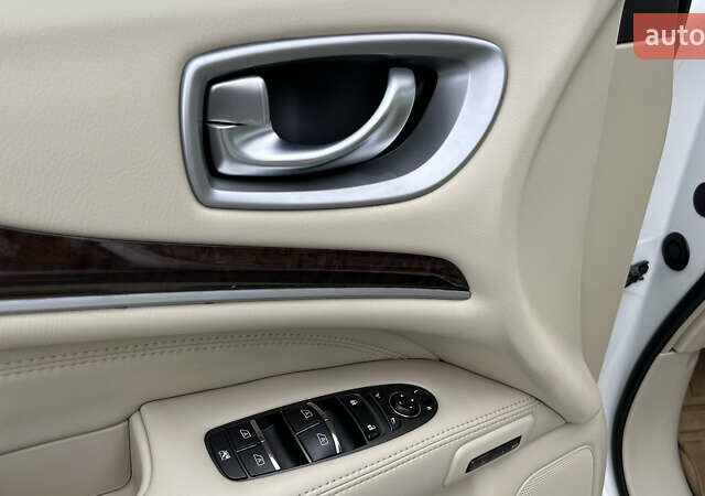 Білий Інфініті JX35, об'ємом двигуна 3.5 л та пробігом 216 тис. км за 11900 $, фото 15 на Automoto.ua