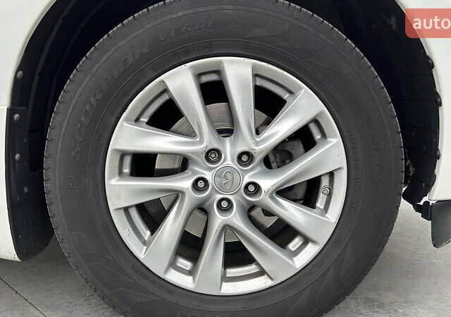 Білий Інфініті JX35, об'ємом двигуна 3.5 л та пробігом 216 тис. км за 11900 $, фото 61 на Automoto.ua