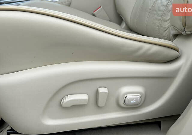 Білий Інфініті JX35, об'ємом двигуна 3.5 л та пробігом 216 тис. км за 11900 $, фото 17 на Automoto.ua