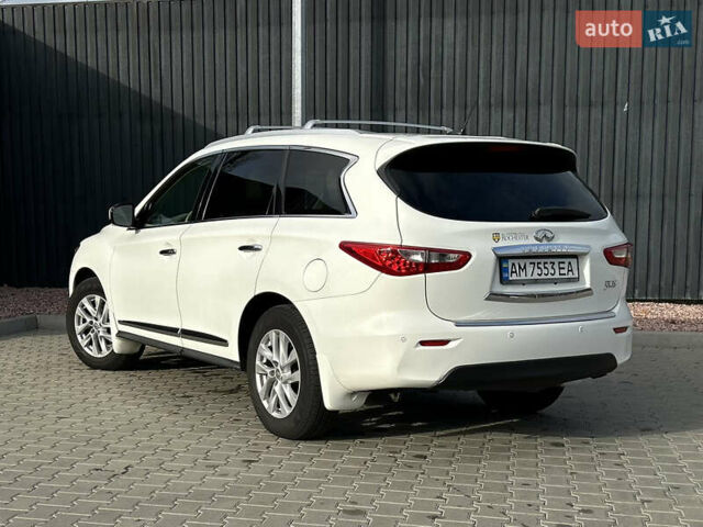 Білий Інфініті JX35, об'ємом двигуна 3.5 л та пробігом 216 тис. км за 11900 $, фото 8 на Automoto.ua