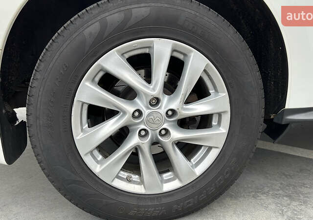 Білий Інфініті JX35, об'ємом двигуна 3.5 л та пробігом 216 тис. км за 11900 $, фото 63 на Automoto.ua