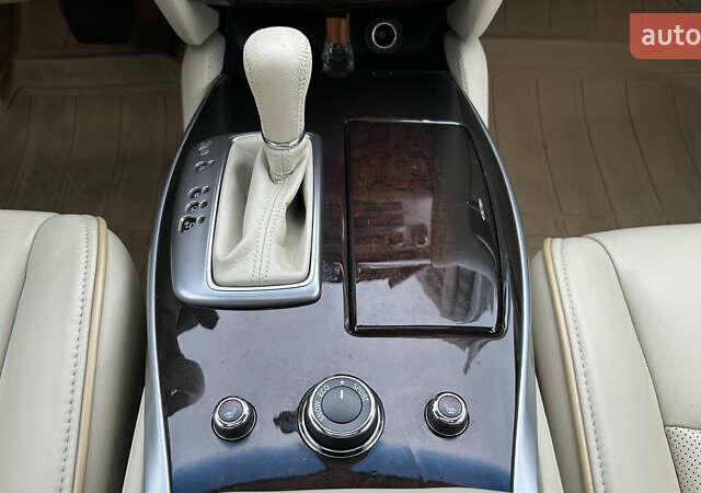 Білий Інфініті JX35, об'ємом двигуна 3.5 л та пробігом 216 тис. км за 11900 $, фото 31 на Automoto.ua