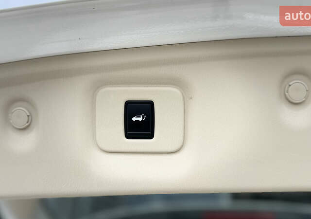 Білий Інфініті JX35, об'ємом двигуна 3.5 л та пробігом 216 тис. км за 11900 $, фото 57 на Automoto.ua