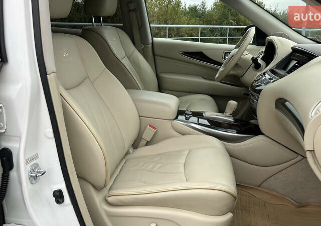 Білий Інфініті JX35, об'ємом двигуна 3.5 л та пробігом 216 тис. км за 11900 $, фото 26 на Automoto.ua