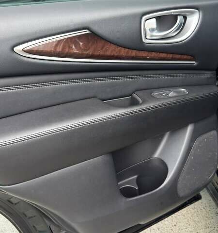 Черный Инфинити JX35, объемом двигателя 3.5 л и пробегом 245 тыс. км за 10700 $, фото 22 на Automoto.ua