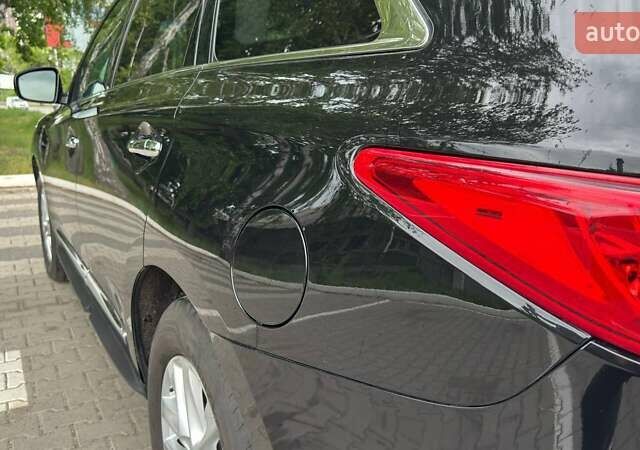 Черный Инфинити JX35, объемом двигателя 3.5 л и пробегом 245 тыс. км за 10700 $, фото 8 на Automoto.ua