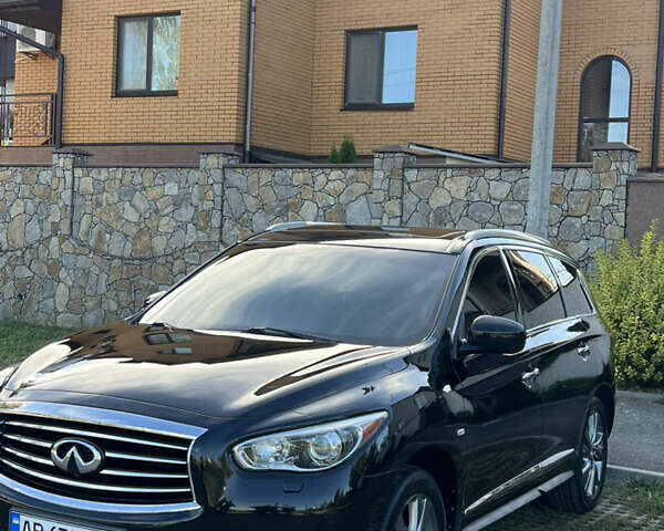 Черный Инфинити JX35, объемом двигателя 3.5 л и пробегом 204 тыс. км за 15700 $, фото 2 на Automoto.ua