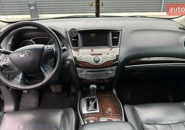 Черный Инфинити JX35, объемом двигателя 3.5 л и пробегом 245 тыс. км за 10700 $, фото 13 на Automoto.ua