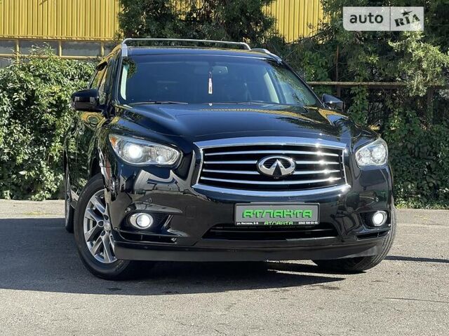 Черный Инфинити JX35, объемом двигателя 3.5 л и пробегом 180 тыс. км за 10900 $, фото 1 на Automoto.ua
