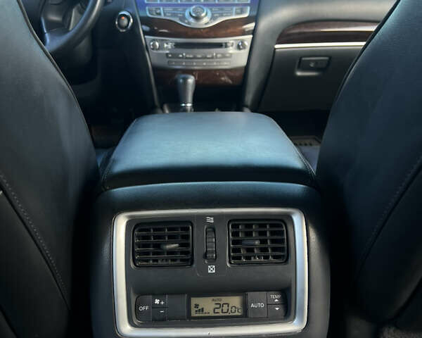 Черный Инфинити JX35, объемом двигателя 3.5 л и пробегом 204 тыс. км за 15700 $, фото 17 на Automoto.ua