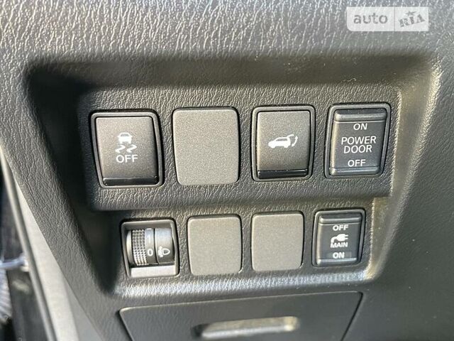 Черный Инфинити JX35, объемом двигателя 3.5 л и пробегом 180 тыс. км за 10900 $, фото 11 на Automoto.ua