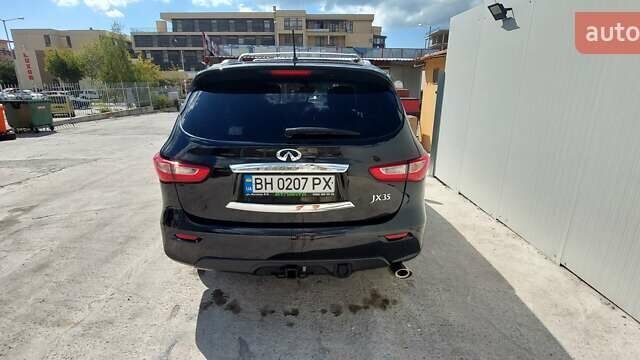 Черный Инфинити JX35, объемом двигателя 3.5 л и пробегом 180 тыс. км за 12500 $, фото 4 на Automoto.ua