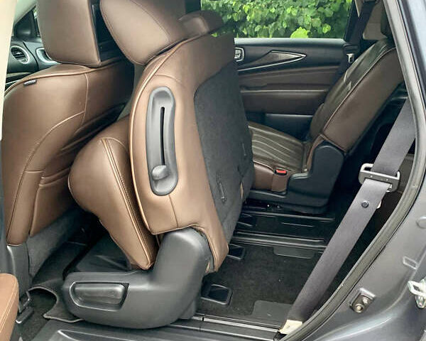 Серый Инфинити JX35, объемом двигателя 3.5 л и пробегом 203 тыс. км за 18500 $, фото 12 на Automoto.ua