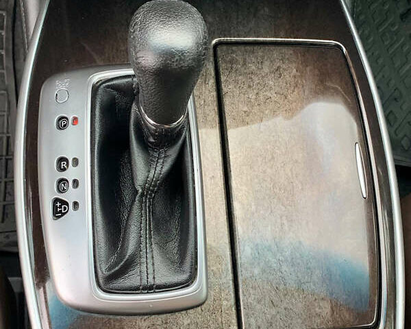 Серый Инфинити JX35, объемом двигателя 3.5 л и пробегом 203 тыс. км за 18500 $, фото 9 на Automoto.ua