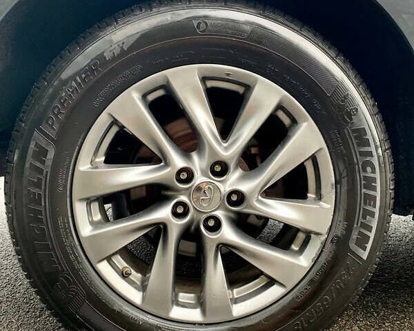 Серый Инфинити JX35, объемом двигателя 3.5 л и пробегом 203 тыс. км за 18500 $, фото 14 на Automoto.ua