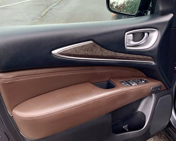 Серый Инфинити JX35, объемом двигателя 3.5 л и пробегом 203 тыс. км за 18500 $, фото 6 на Automoto.ua